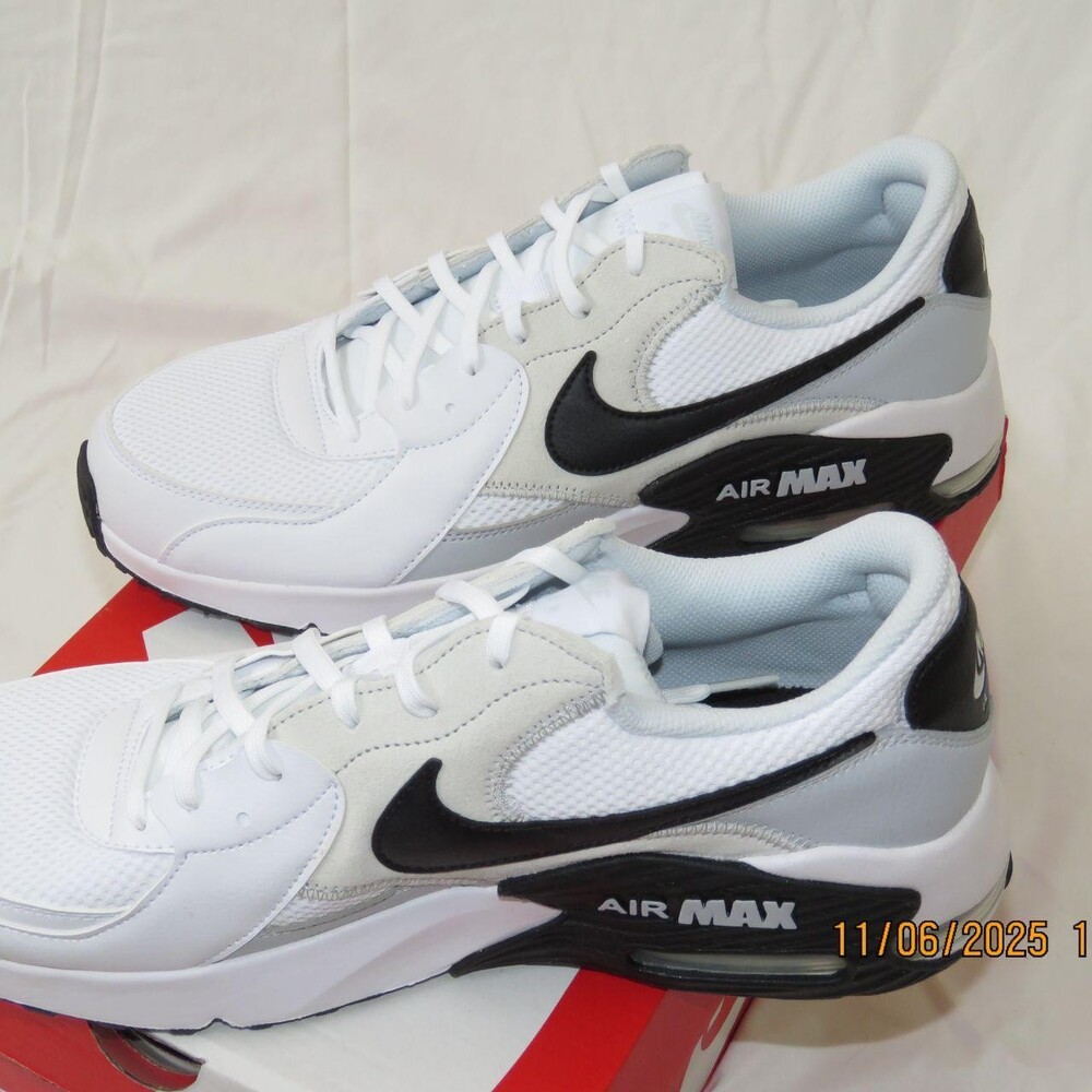 Nike Men's White and Black Trainers